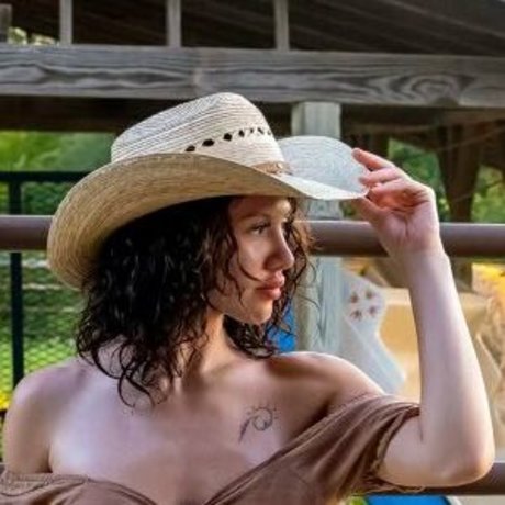 petitekittycici model pretty pictures