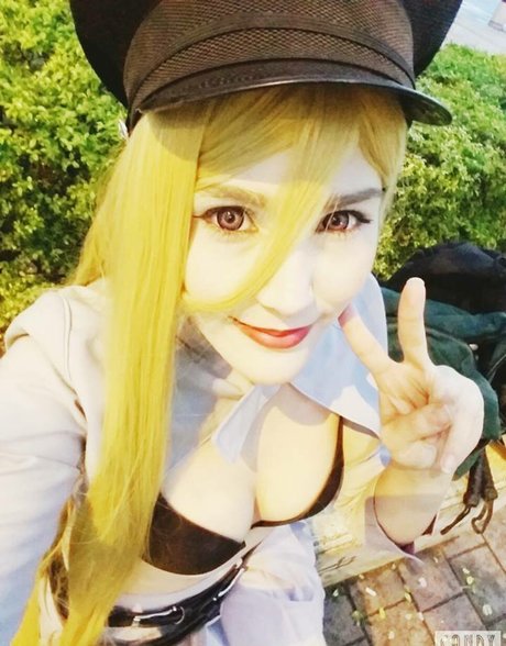 Arual Ebiru Cosplay porn model picture