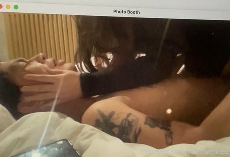 vampireneee sexy model picture