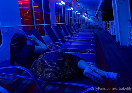 urbabelily hot model picture