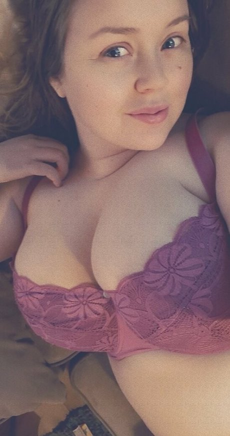 only melone model pretty pics