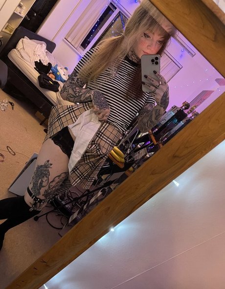 emilypiexo hot actress img