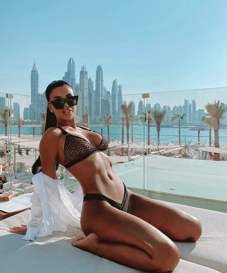 Isabel Raad star nudes pics