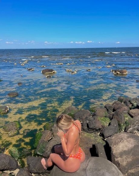 Chlotobin perfect model photo