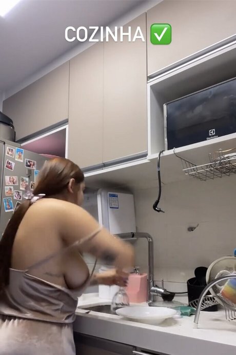 Isabella Barreto nice actress photos