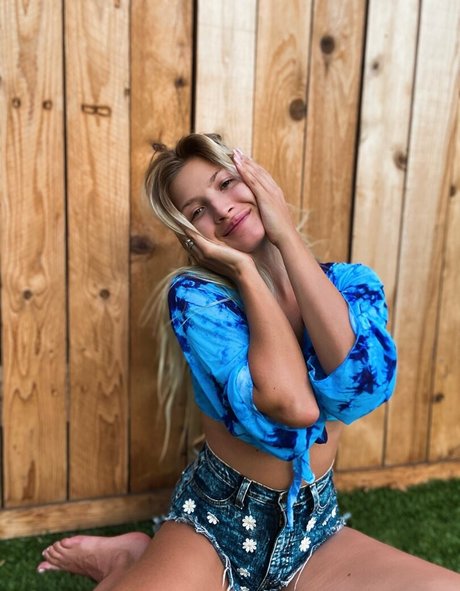 marinesings adult model galleries