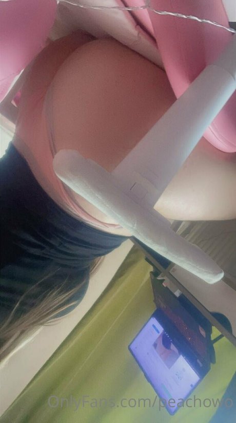 peachowo high quality model photos