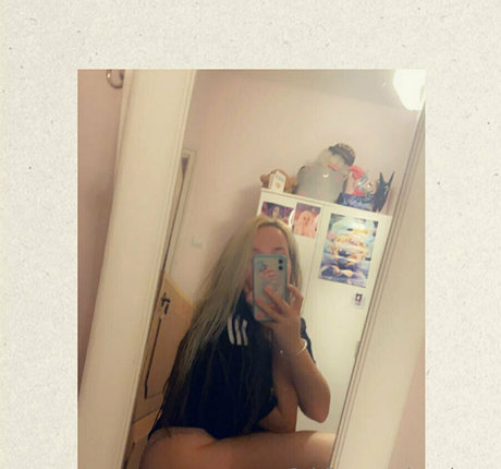 peachowo top model img