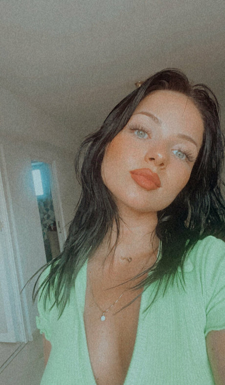 yourgoddess4ever pornstar sexy pic