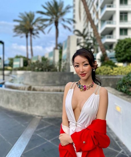 Yeonmi Park star art pic