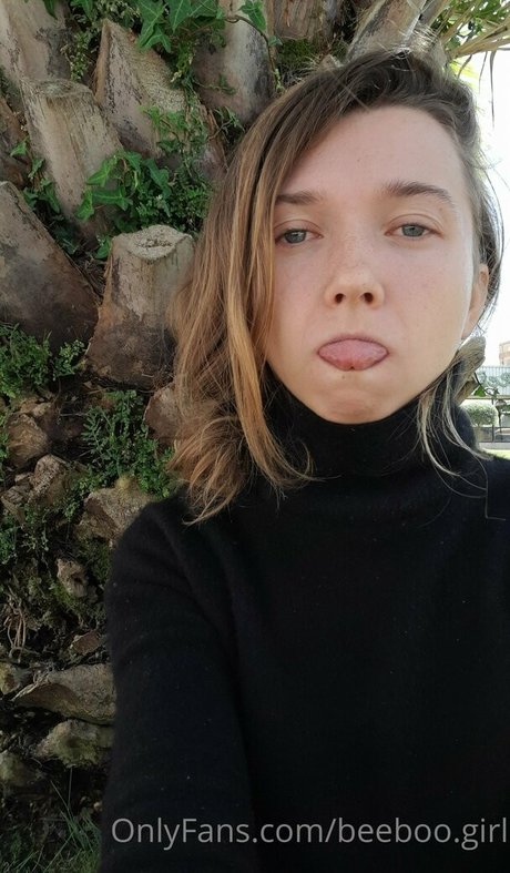 beeboo girl erotic actress pics