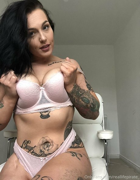 naughtynaturalnova model top gallery