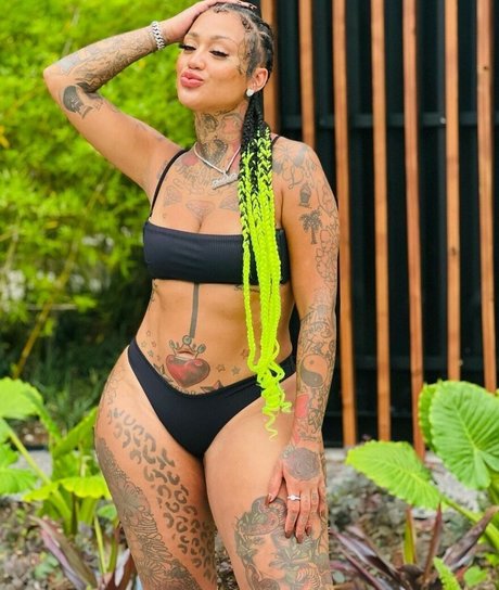 Donna Lombardi nude model picture