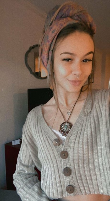 naomiswann pretty star images