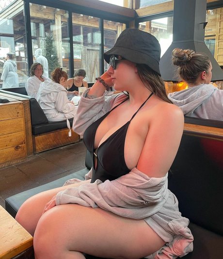 Sarah Bertrand model sex images