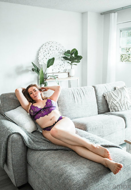 Alanna Pearson sexy model picture