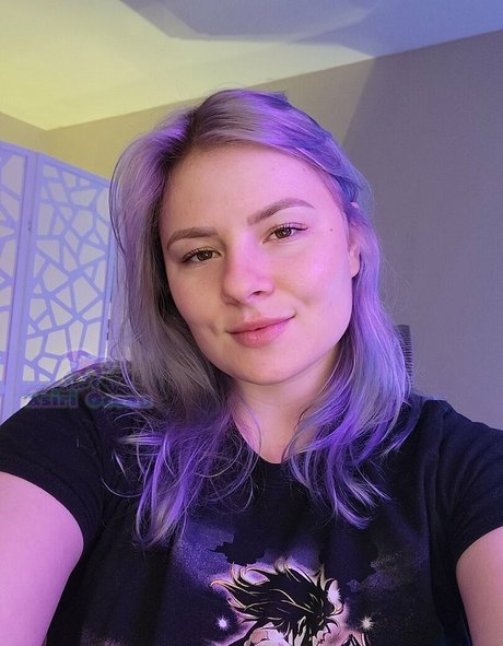 Asiri Ocean beautiful model pic