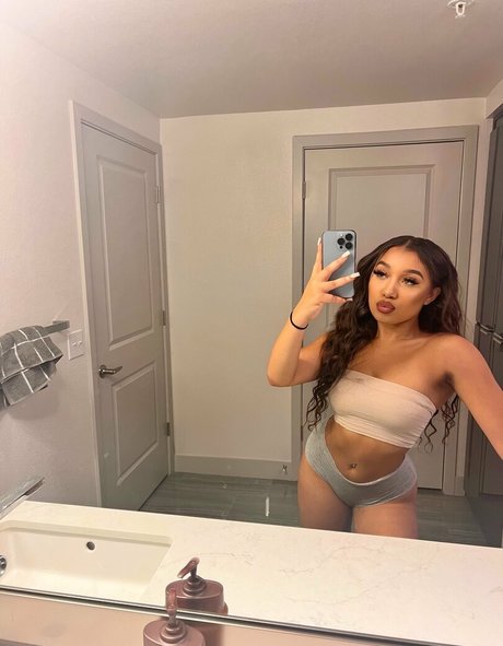 Bubble Booty xxx model img