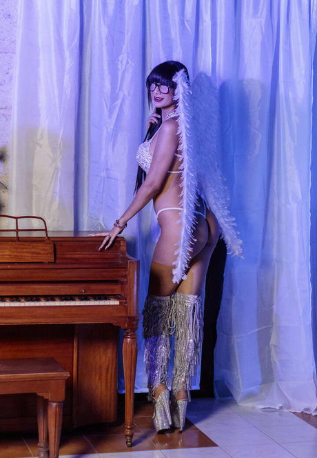 Mia Marin star nudes image