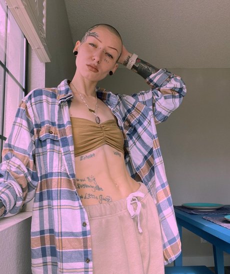 xovalerie star sexy photo