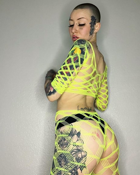 xovalerie erotic pornstar photos