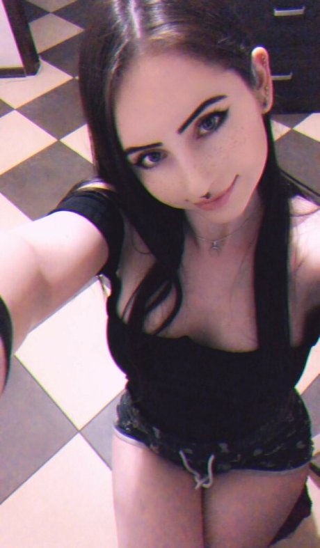 chicks with dicks onlyfans art naked pics