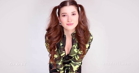EvaDeVil nice pornstar picture