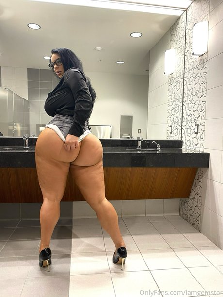 Gemstar pretty pornstar image