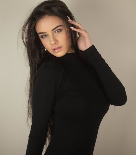 Alisa Amore xxx pornstar picture