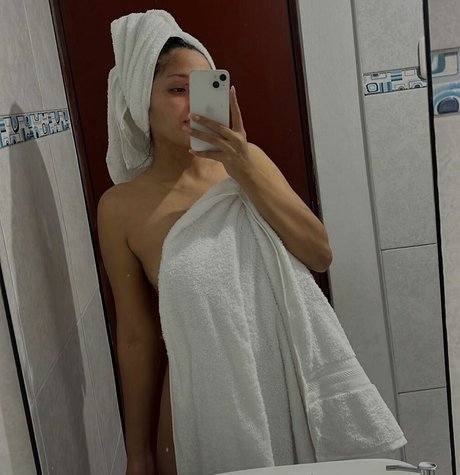 Catalina Mel model free images