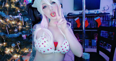 Siege naked actress pic