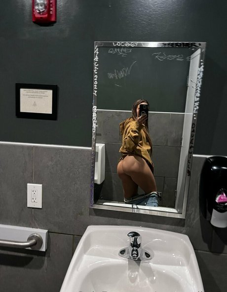 Sagey fit pornstar sex images