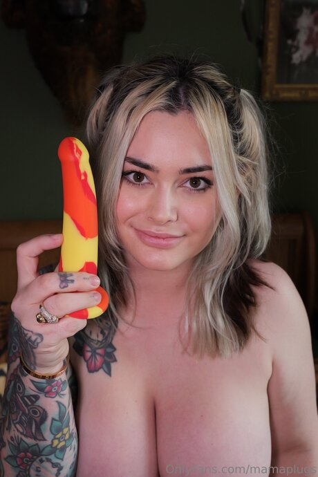 Mamaplugs xxx model galleries