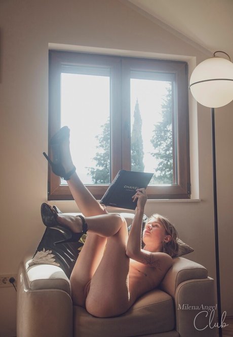 Lilbiii Sashatman model naked photo