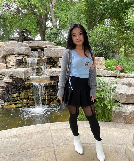 Lolly Love nude star pictures