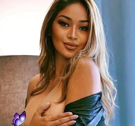 emmysuksomdan model naked pic