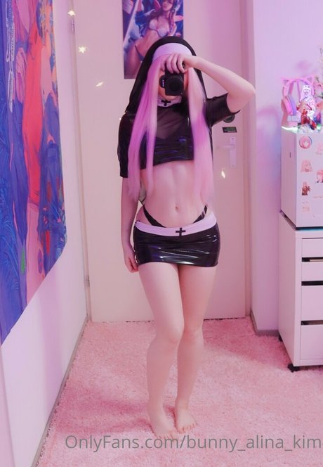 Alina Kim model naked photo