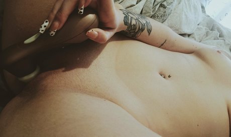 anitahell naked actress galleries