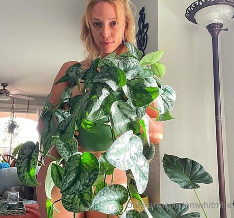 Emily Whitmire hot star pics