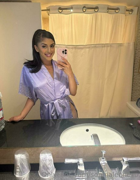 Sophia Leone pornstar exclusive img