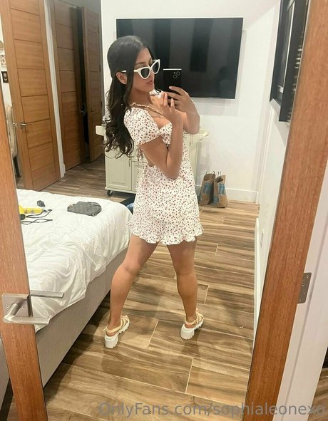 Sophia Leone pornstar nice img