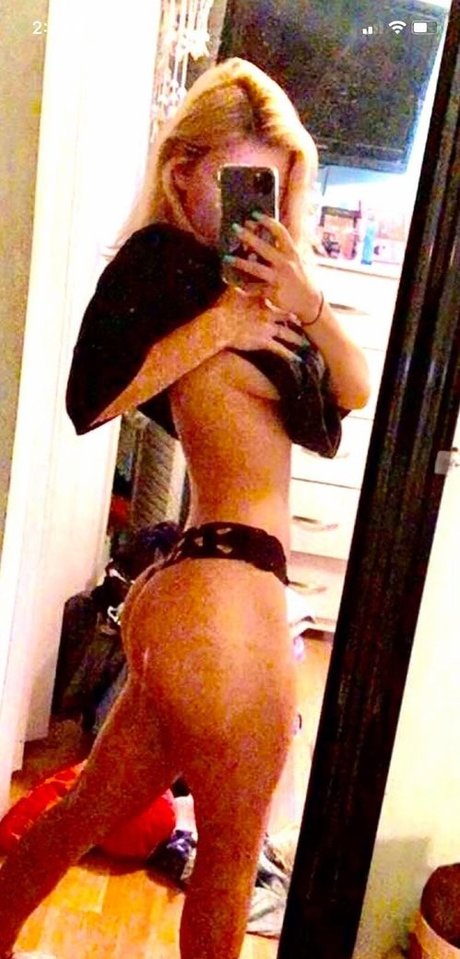 Samanthasimmonss art star photo