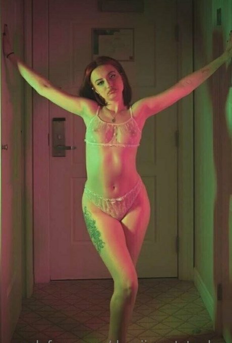 Demii Starr nude actress img