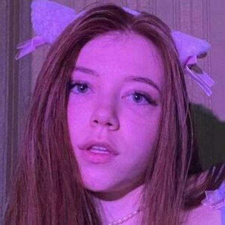 allyxvixen adult model pics