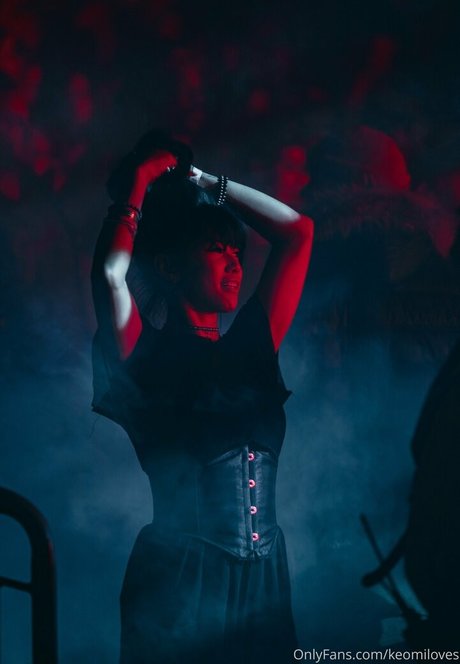 Keomiloves model erotic photos