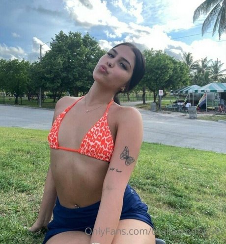 Thalia Rodriguez star free pic