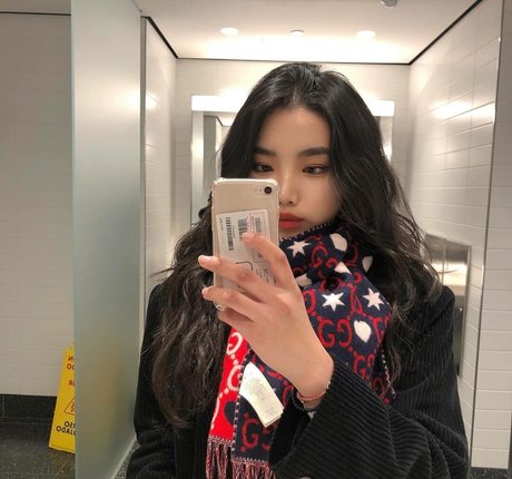 gathealien model erotic gallery