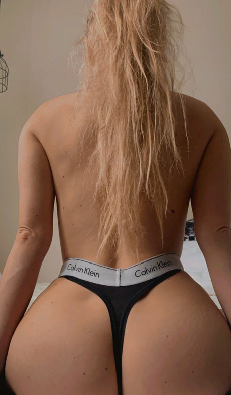 Bad Lou Lou sex star pic