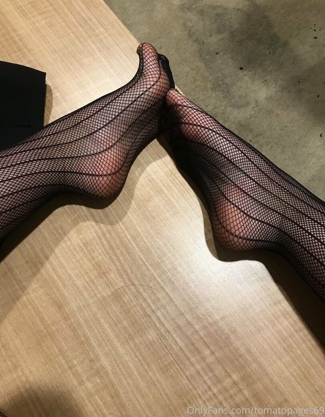 nottomatopages model nude pics