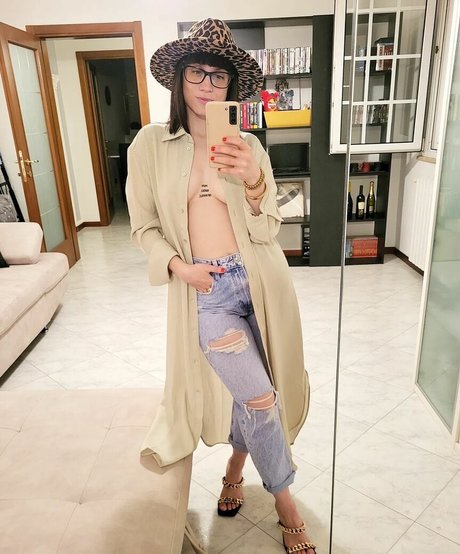 ledmad art model archive